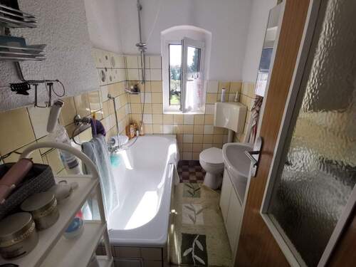 Tageslichtbad mit Wanne 1.OG - 