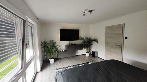 Schlafzimmer OG - Neue moderne, idyllisch gelegene Doppelhaushälfte