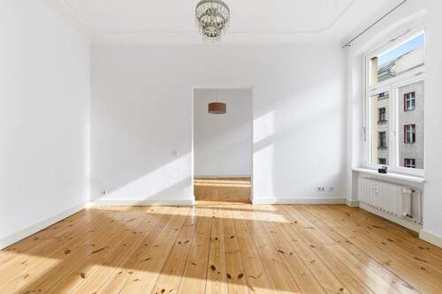 Wohnzimmer - 3 Zimmer Etagenwohnung zum Kaufen in Berlin