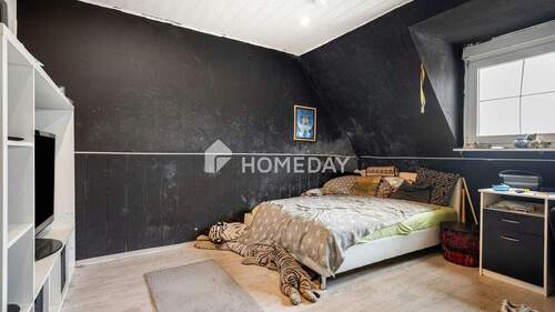 1. OG Schlafzimmer 1 2 - 