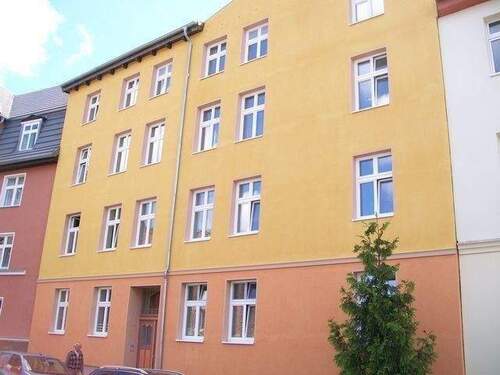 Außenfassade - Moderne 2-Zi.Whg im DG mit Balkon