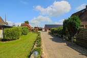Zufahrt zum Wohnhaus - 