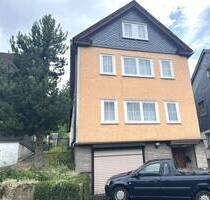 1-2 Familienhaus in Deesbach - 65.000,00&nbsp;EUR Kaufpreis, ca.&nbsp; 200,00&nbsp;m&sup2;&nbsp;Wohnfl&auml;che in Deesbach (PLZ: 98744)