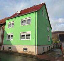 Einfamilienhaus mit Nebengebäuden - Buhla