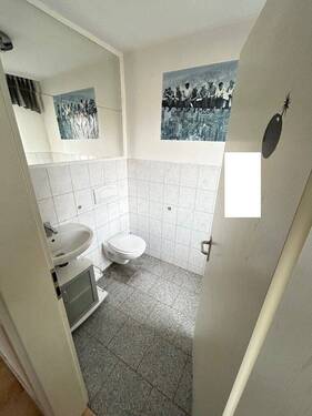 Gäste-WC - 4 Zimmer Einfamilienhaus in Buhla