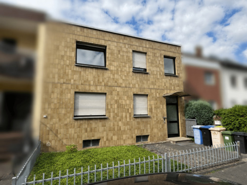 Straßenansicht 3 - Zentral gelegenes Mehrfamilienhaus mit 5 gut vermietbaren Wohneinheiten und möglicher Ausbaureserve!