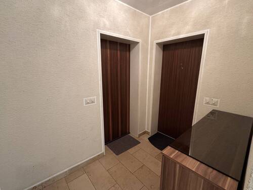 Hausflur 2 - 