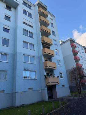 IMG_0034.jpeg - 2,5 Zimmer Wohnung mit Einbauküche und Balkon