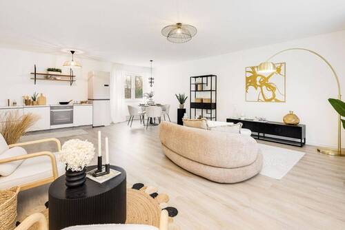 Offener Wohn- und Essbereich_2 - Frisch renovierte 2-Zimmer-Gartenwohnung - mit Tiefgarage, Energie C und direkter Lage