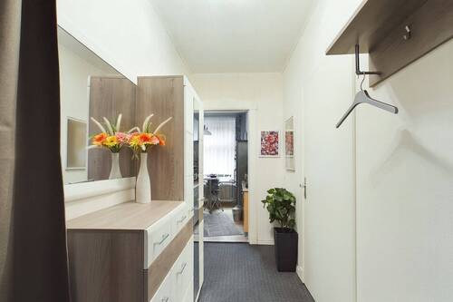 Flur - 3 Zimmer Etagenwohnung zum Kaufen in Lübeck