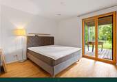 (EG) Schlafzimmer 1 mit Terrassenzugang - 