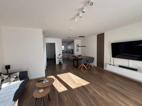 Wohnzimmer.jpg - Familienfreundliches Reihenmittelhaus – 4 Zimmer, Garten & Keller, stadtnah