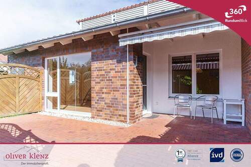 sonnige Terrasse - Ruhig wohnen, gut betreut - moderner Bungalow für die Generation 50+ mit Service.