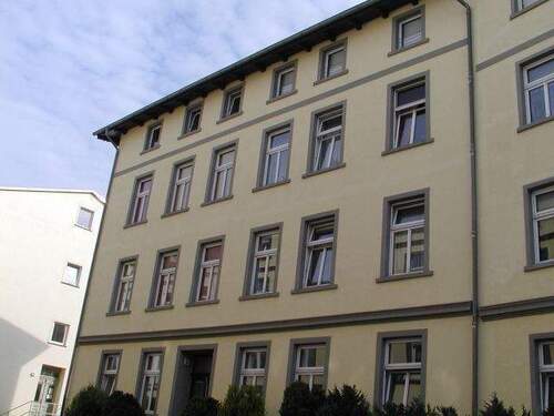 Aussenfassade - Helle 3-Zimmerwohnung mit Balkon in der Frankenvorstadt