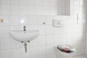 Bad mit Wanne - 