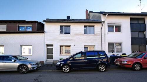 außen - Ein- bis Zweifamilienhaus mit Potential in Püttlingen