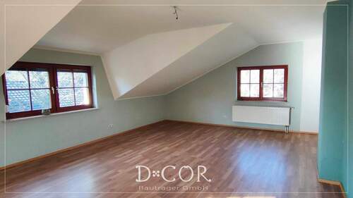 sehr großes Schlafzimmer mit Möglichkeit der Teilung für Kinderzimmer - 