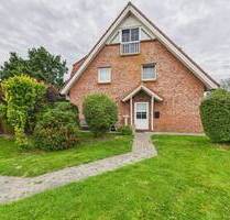 Sofort verfügbar: Gemütliche Dachgeschosswohnung in grüner Randlage - Seeth