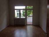 Wohnzimmer mit Balkon - 