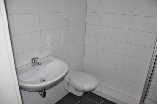 Bad mit Dusche - 