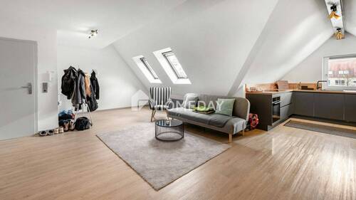 3. OG Wohnzimmer 1 - Besondere DG-Wohnung mit ca. 68 m² Wohnfläche, großer Dachterrasse und Sauna zur freien Gestaltung