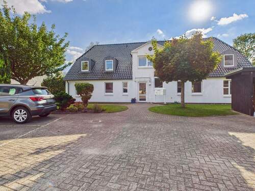 Ansicht/ Straße - 2 Zimmer Etagenwohnung zum Kaufen in Süderstapel