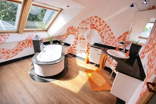 Bad Ansicht 2 - 4 Zimmer Etagenwohnung zur Miete in Aschaffenburg