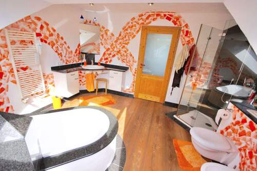 Bad Ansicht 4 - Etagenwohnung mit 120,00 m&sup2; in Aschaffenburg zur Miete