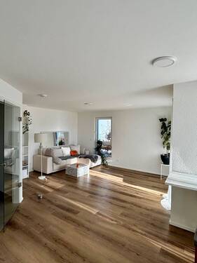 Wohnzimmer - 2 Zimmer Terrassenwohnung zur Miete in Langenfeld (Rheinland)