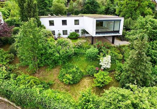 Hausansicht - 7 Zimmer Einfamilienhaus zum Kaufen in Essen