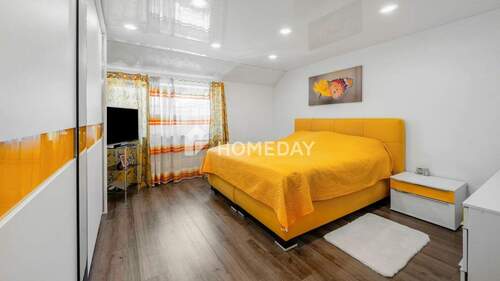 2. OG Schlafzimmer 1 - 