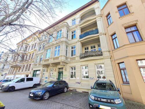 Nahaufnahme - 2 Zimmer Mehrfamilienhaus, Wohnhaus zum Kaufen in Magdeburg