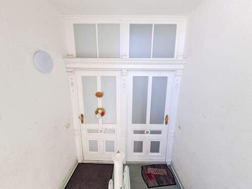 Nostalgische Wohnungseingangstüren - 