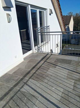 Balkon in Richtung Wohnbereich - Moderne 3-Zimmer DG-Wohnung in Ingolstadt Nordost