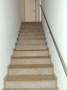 Treppenaufgang - 3 Zimmer Etagenwohnung zum Kaufen in Ingolstadt