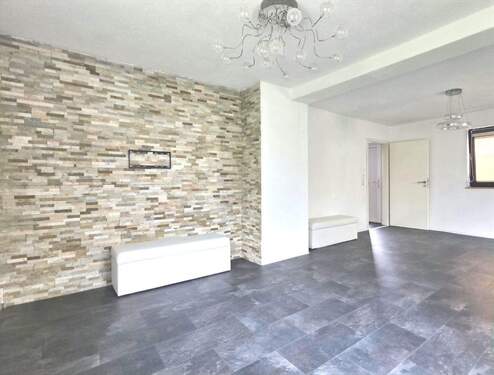 Wohnzimmer - 4 Zimmer Mehrfamilienhaus, Wohnhaus in Spiegelberg