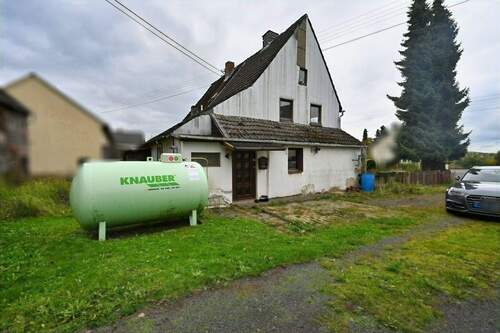 Außenansicht - 4 Zimmer Mehrfamilienhaus, Wohnhaus zum Kaufen in Hahn