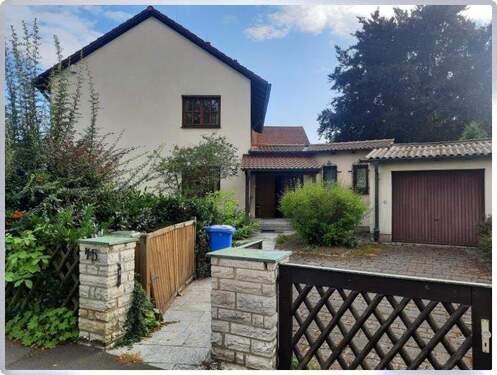 Einfahrt - Grundstück in Erlangen