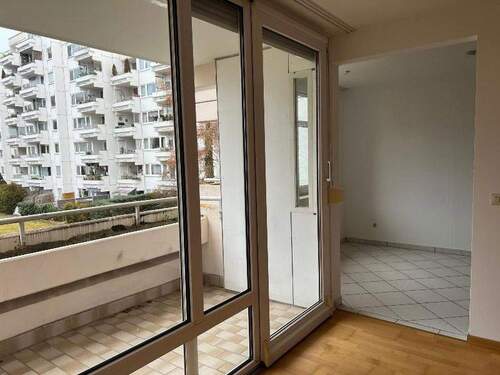 Balkon - 3 Zimmer Etagenwohnung in Ottobrunn