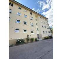 RESERVIERT Charmante 2-Zimmer-Wohnung in Singen mit Balkon mit Garage