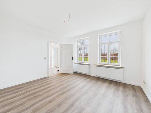  Zimmer EG - 5 Zimmer Mehrfamilienhaus, Wohnhaus zum Kaufen in Rickling / Fehrenbötel