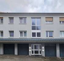 Voll vermietetes MFH | 4 Einheiten + 5 Garagen | bereits aufgeteilt | Wertsteigerungspotenzial - Grünberg