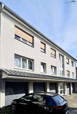 Hausansicht Front - 1 Zimmer Mehrfamilienhaus, Wohnhaus zum Kaufen in Grünberg