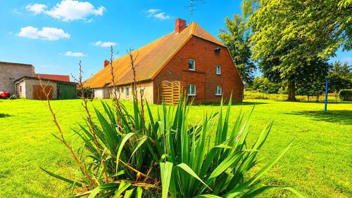 VIEL FLÄCHE ZUM AUSBAUEN ! ! ! - LANDHAUS MIT INTEGRIERTER SCHEUNE*6270qm GRUNDSTÜCK MIT BAULAND ! ! !
