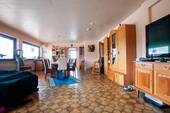 Weitläufiges Wohnzimmer im OG - 