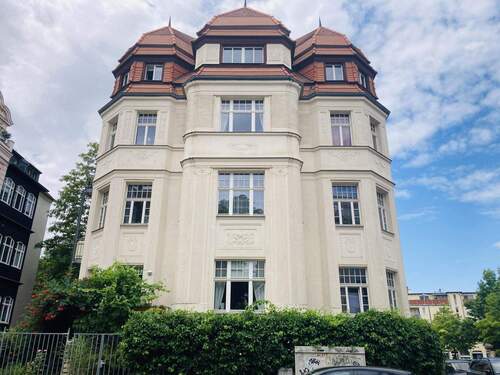 Hausansicht - 3 Zimmer Etagenwohnung zum Kaufen in Leipzig