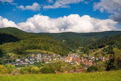 Bild 1 - Ein bis Zweifamilienhaus in herrlicher Südhanglage in Gernsbach-Reichental