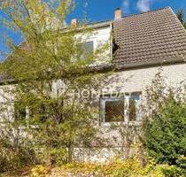 Geräumiges EFH mit 5 Zimmern, Keller, Garagen, Garten und viel Potenzial in ruhiger Lage - Braunschweig Lehndorf