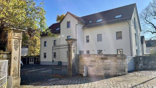 Hausansicht von der Straße - 