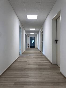 Flur - Ideal für Start Ups - Attraktive sanierte kleine Bürofläche